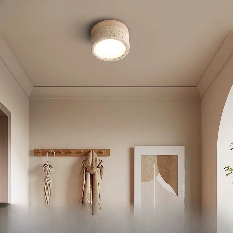 Lampa sufitowa trawertyn i drewno, 2–4 punkty LED na listwie 4 Oprawa z trawertynu w przedpokoju