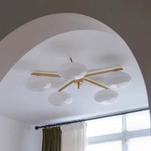 Lampa sufitowa z mlecznymi dyskami na prostych ramionach, 3–6 kloszy – zdjęcie 2