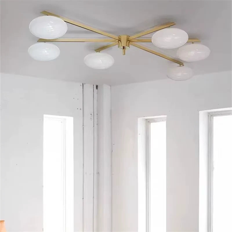 Lampa sufitowa z mlecznymi dyskami na prostych ramionach, 3–6 kloszy 4 Lampa sufitowa z mlecznymi dyskami na prostych ramionach, 3–6 kloszy – zdjęcie 4