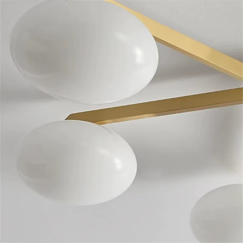 Lampa sufitowa z mlecznymi dyskami na prostych ramionach, 3–6 kloszy 6 Lampa sufitowa z mlecznymi dyskami na prostych ramionach, 3–6 kloszy – zdjęcie 6