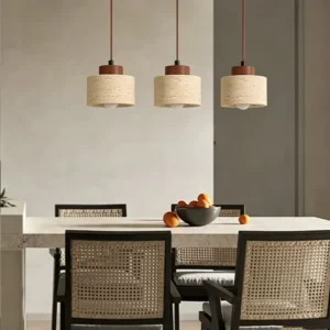 Lampa wisząca z naturalnego trawertynu – nad stolem