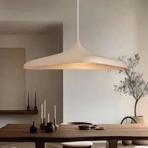Lampa wisząca wabi-sabi w kształcie kapelusza – w jadalni
