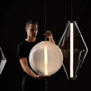Szklana lampa wisząca LED z listwą świetlną - kula mleczna i romb